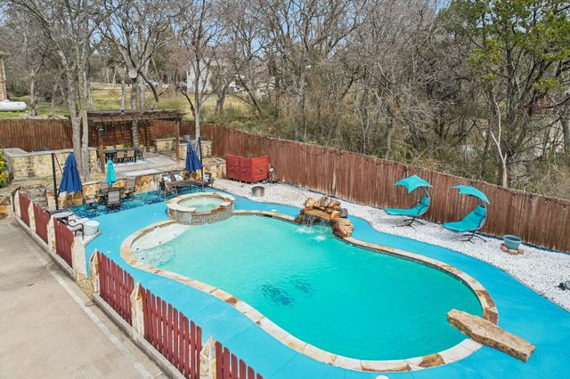 300 N Clark Road, Duncanville, TX 75116