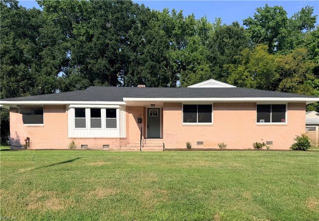 10 C C Spaulding DR, Hampton, VA 23666