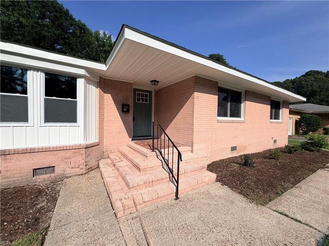 10 C C Spaulding DR, Hampton, VA 23666