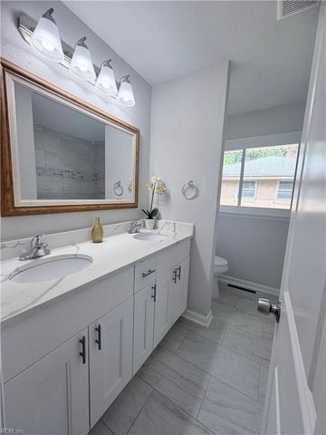 10 C C Spaulding DR, Hampton, VA 23666