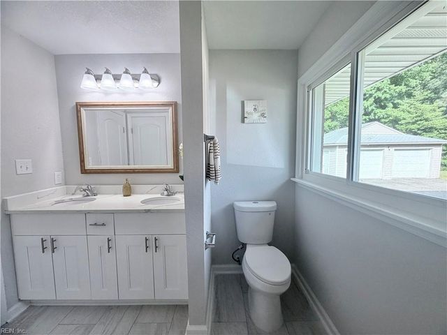 10 C C Spaulding DR, Hampton, VA 23666