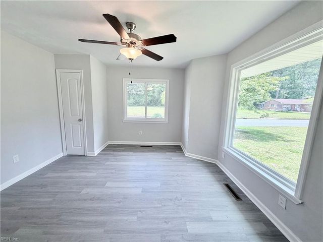 10 C C Spaulding DR, Hampton, VA 23666