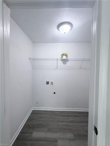 10 C C Spaulding DR, Hampton, VA 23666