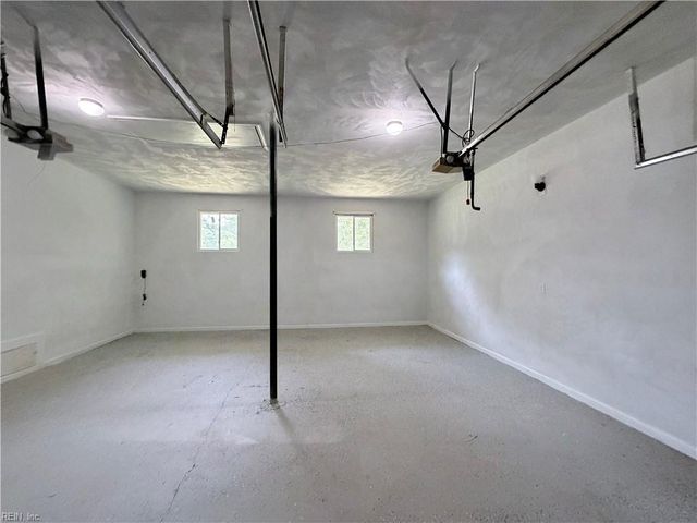 10 C C Spaulding DR, Hampton, VA 23666