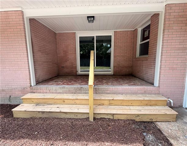 10 C C Spaulding DR, Hampton, VA 23666