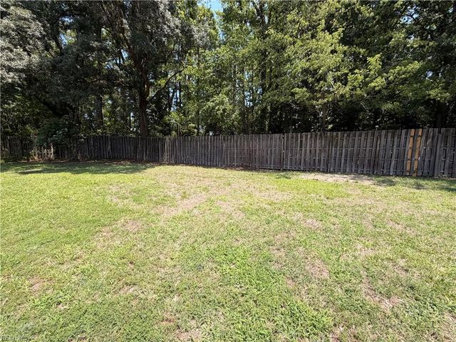 10 C C Spaulding DR, Hampton, VA 23666