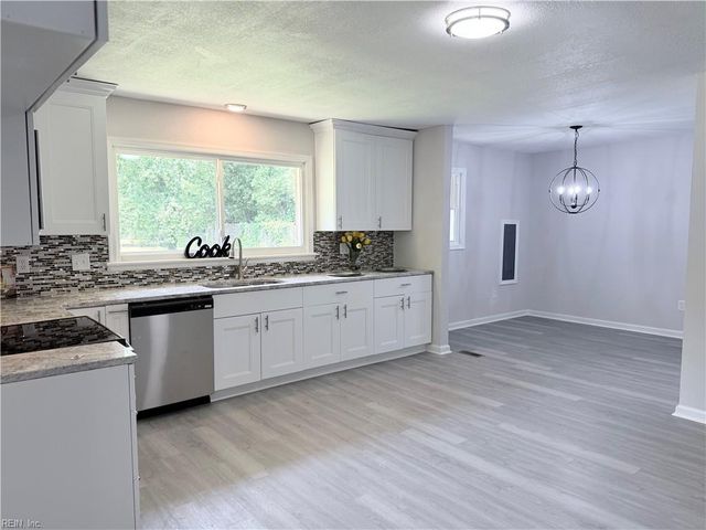 10 C C Spaulding DR, Hampton, VA 23666