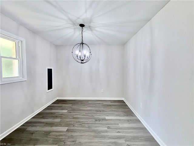 10 C C Spaulding DR, Hampton, VA 23666