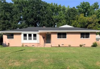 10 C C Spaulding DR, Hampton, VA 23666