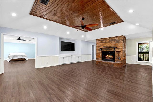 154 Shoreline DR, Bastrop, TX 78602
