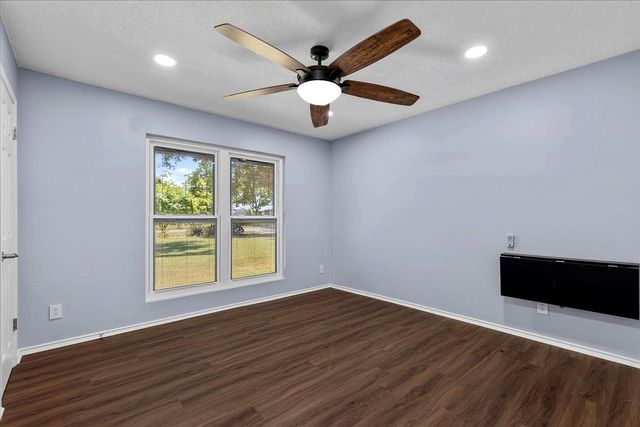 154 Shoreline DR, Bastrop, TX 78602