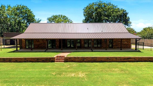 154 Shoreline DR, Bastrop, TX 78602