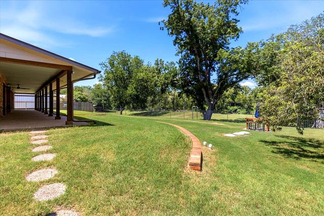 154 Shoreline DR, Bastrop, TX 78602
