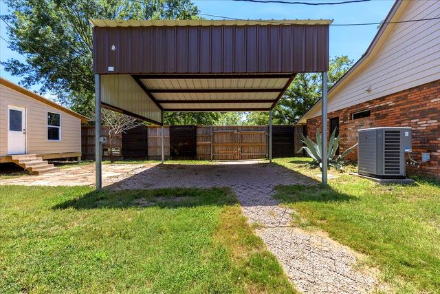 154 Shoreline DR, Bastrop, TX 78602