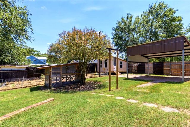 154 Shoreline DR, Bastrop, TX 78602