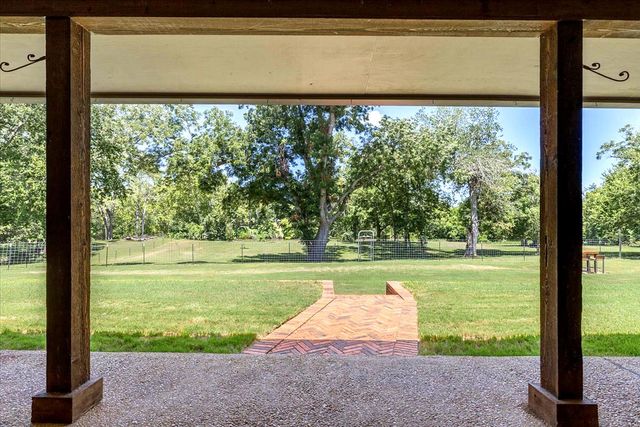 154 Shoreline DR, Bastrop, TX 78602