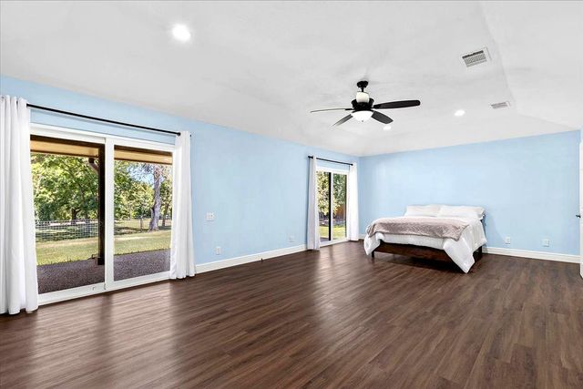 154 Shoreline DR, Bastrop, TX 78602