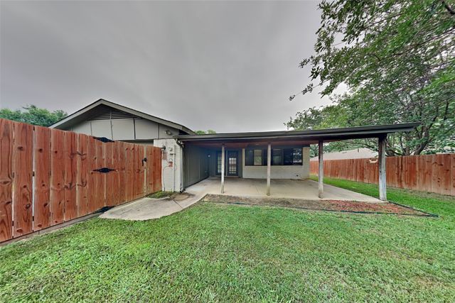 1711 Chesterfield Drive, Carrollton, TX 75007
