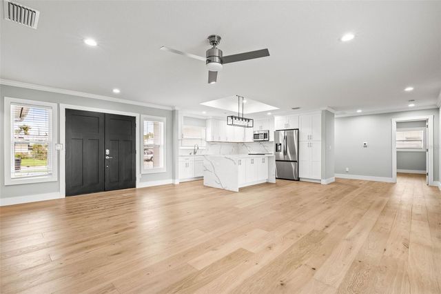 170 98TH AVENUE N, St Petersburg, FL 33702