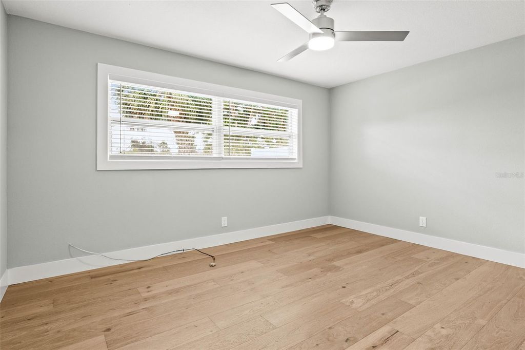 Image 18 of property listing at 170 98TH AVENUE N, St Petersburg, FL 33702