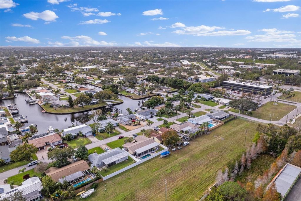 Image 56 of property listing at 170 98TH AVENUE N, St Petersburg, FL 33702