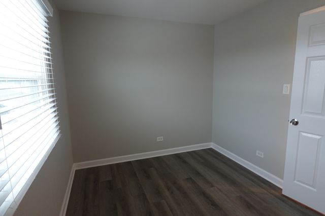 7956 164th Court 325, Tinley Park, IL 60477