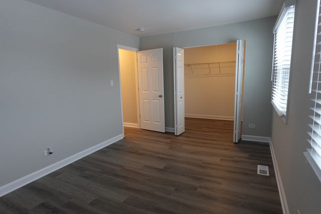 7956 164th Court 325, Tinley Park, IL 60477