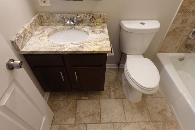 7956 164th Court 325, Tinley Park, IL 60477