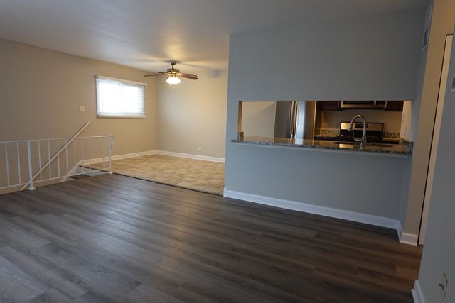 7956 164th Court 325, Tinley Park, IL 60477