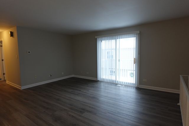 7956 164th Court 325, Tinley Park, IL 60477