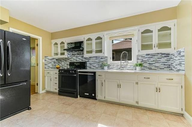 1107 E 109th Terrace, Kansas City, MO 64131