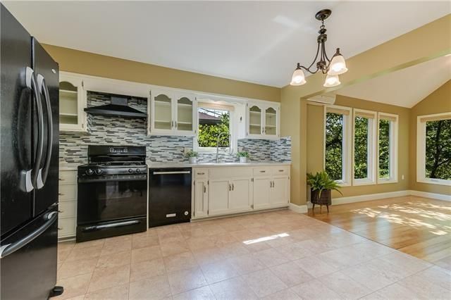 1107 E 109th Terrace, Kansas City, MO 64131