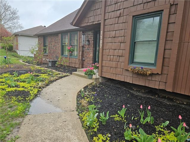 1107 E 109th Terrace, Kansas City, MO 64131