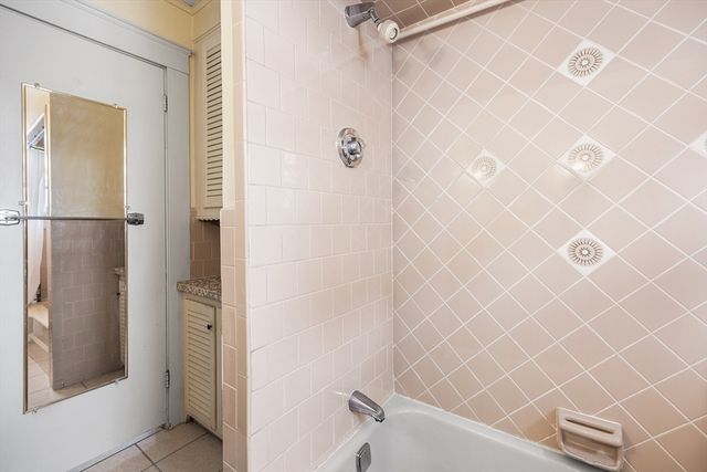 108 Inland St, Lowell, MA 01851