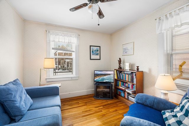 108 Inland St, Lowell, MA 01851