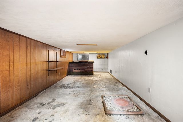 108 Inland St, Lowell, MA 01851