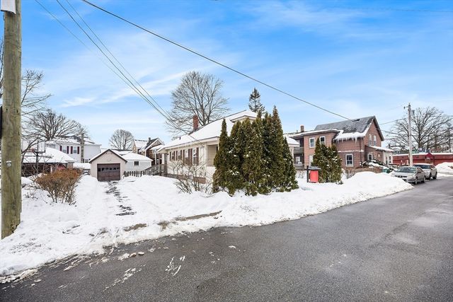 108 Inland St, Lowell, MA 01851