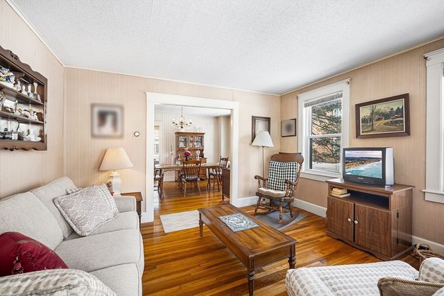 108 Inland St, Lowell, MA 01851