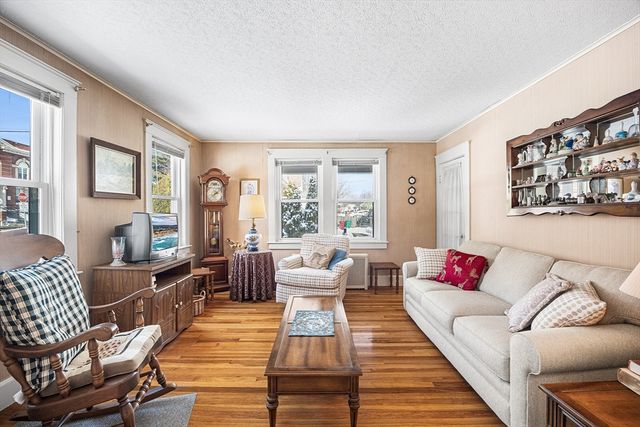 108 Inland St, Lowell, MA 01851