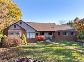 9755 Annabelle Court, South Lyon, MI 48178