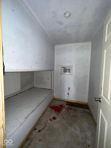 3235 N 21st Street, Terre Haute, IN 47804