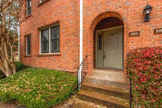 201 Westchase Dr, Nashville, TN 37205