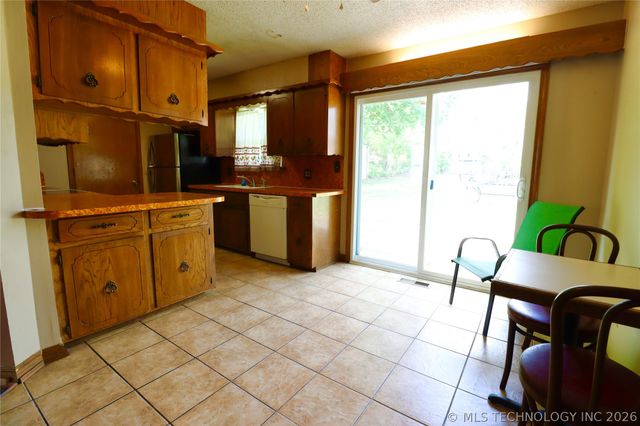 16625 E 1st Street, Tulsa, OK 74108