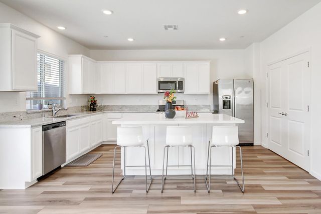 12759 Scholarly Way, Rancho Cordova, CA 95742