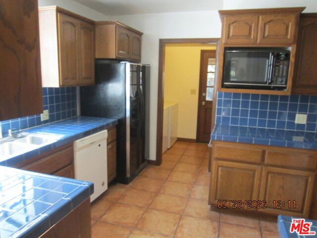 6929 Burnet Avenue, Van Nuys, CA 91405