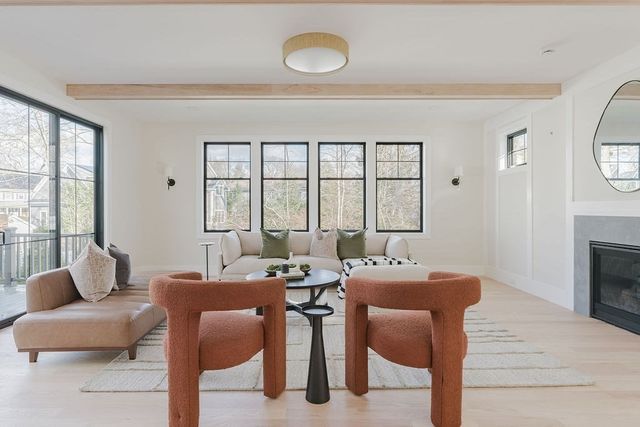 10 O'rourke Path, Newton, MA 02459