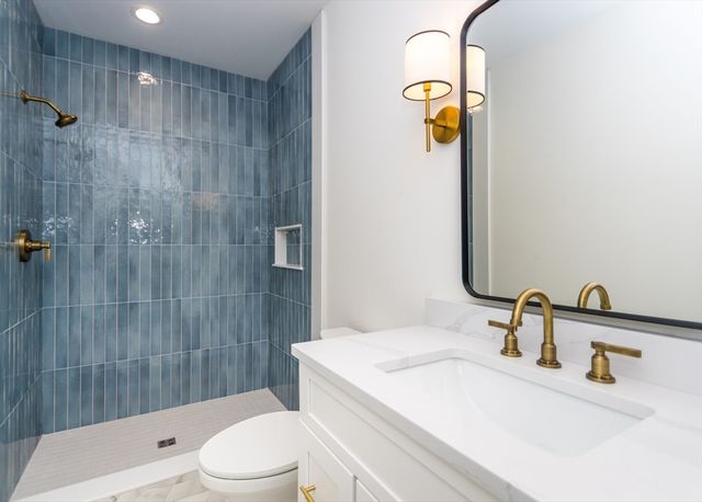 10 O'rourke Path, Newton, MA 02459