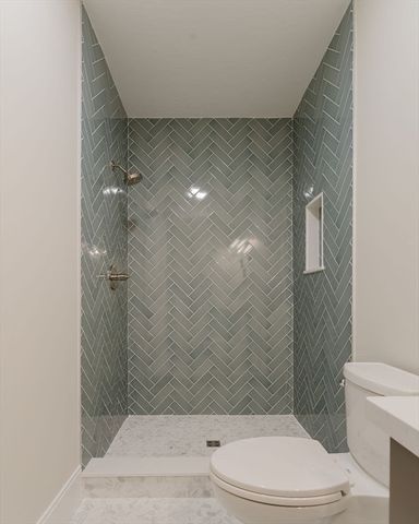 10 O'rourke Path, Newton, MA 02459