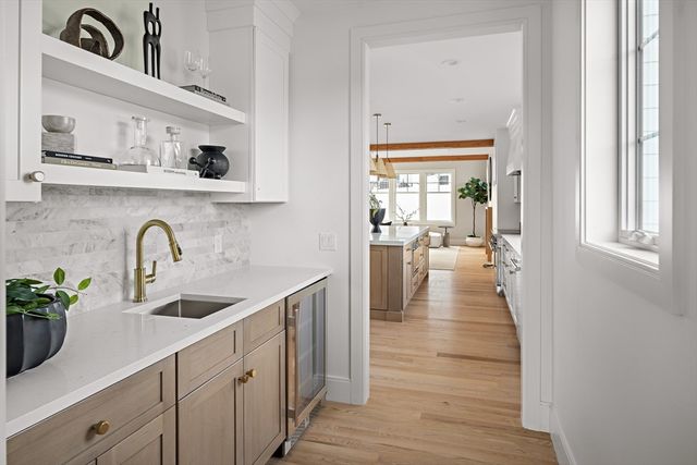 10 O'rourke Path, Newton, MA 02459