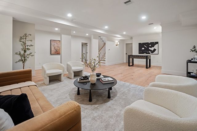 10 O'rourke Path, Newton, MA 02459